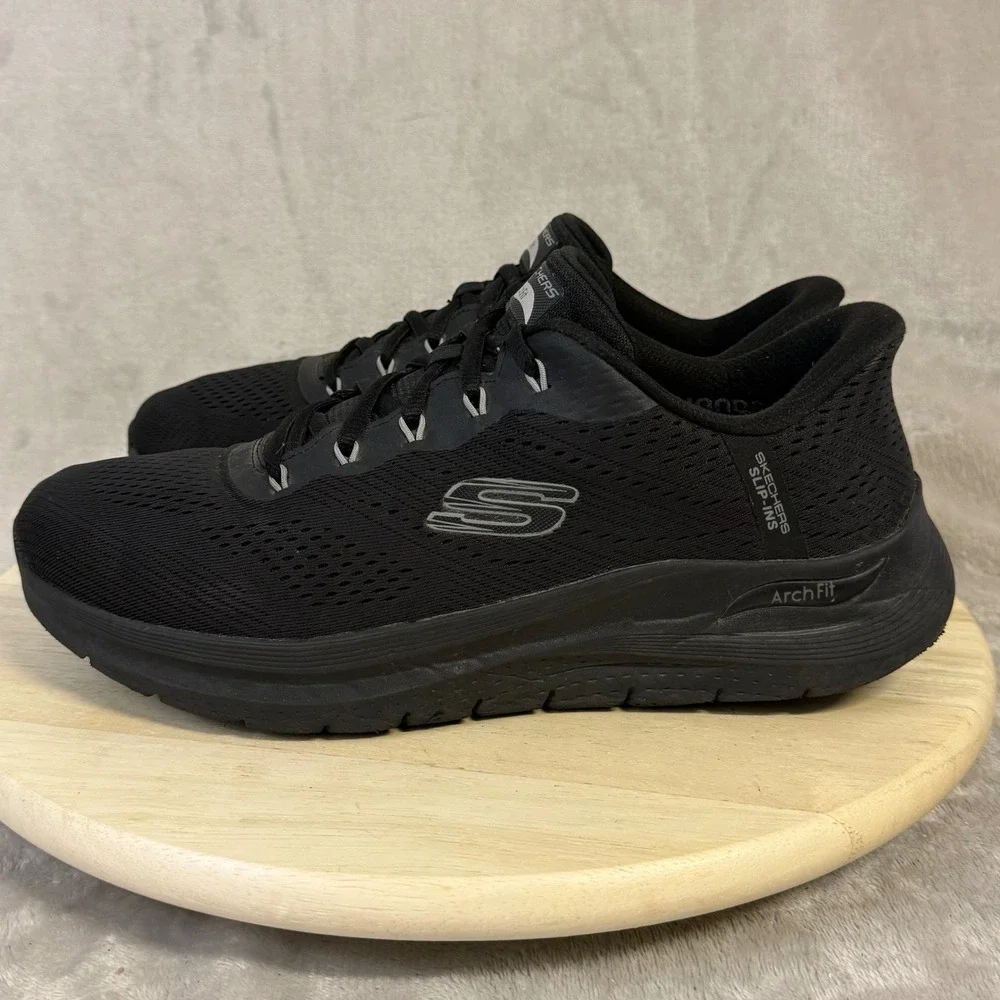 Skechers hands free